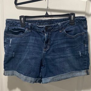 Dark wash J Lo shorts